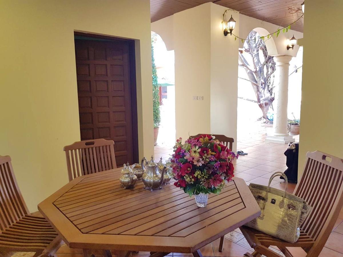 Prompimarn Villa Toscana Bangkok Exterior foto